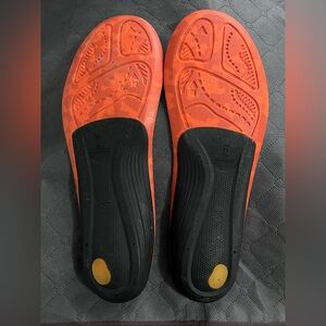 Superfeet Trailblazer hiking insoles 
10 3/4” 
Fit perfectly into size 10 Vasque